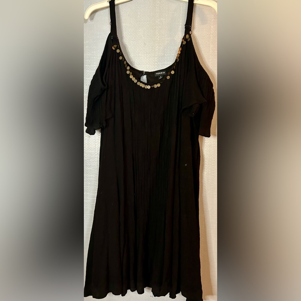 Plus size torrid dress with adjustable straps cold shoulder sleeves size4